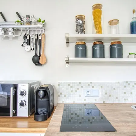 Homefy Mit Aufzug Und Parkplatz Apartment Essen